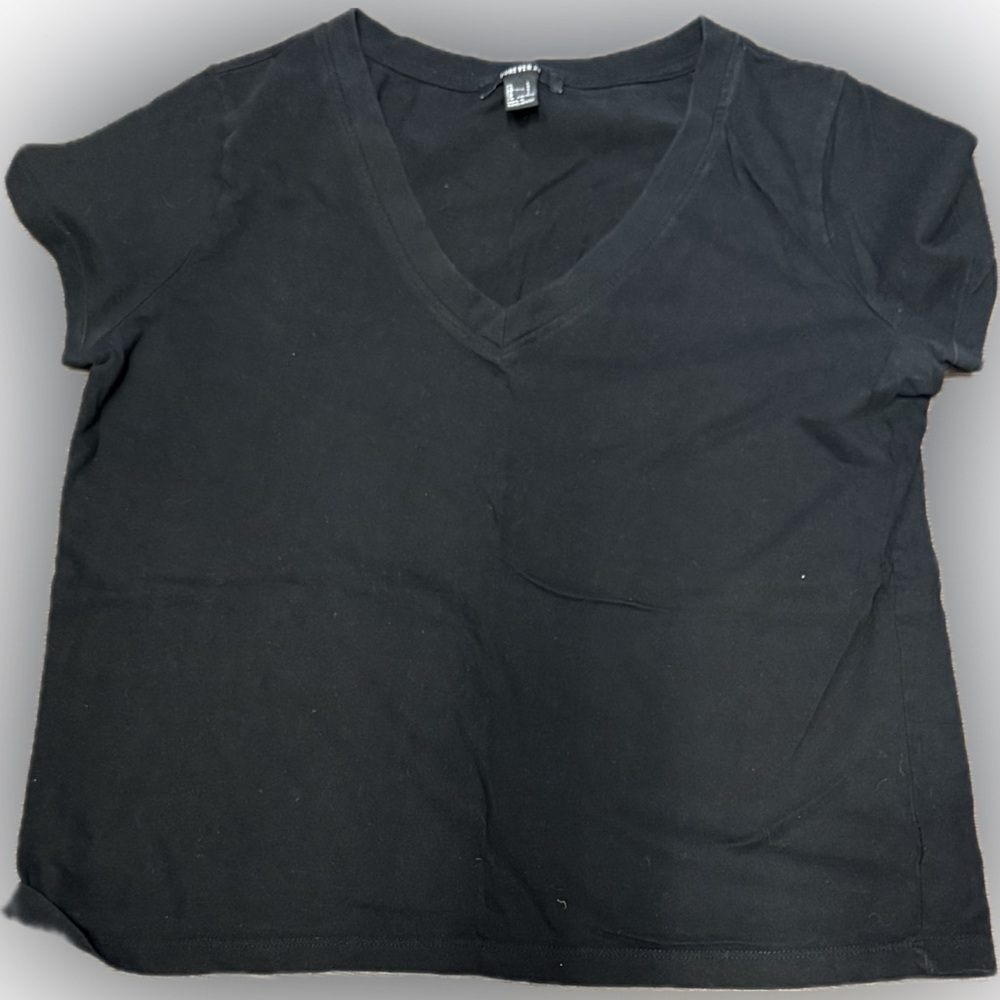 Forever 21 Black V-Neck Short Sleeve Tee | Sz L